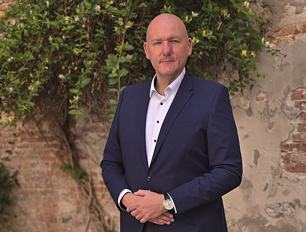 Macinka má nového šéfa kabinetu. Vlček v minulosti pracoval pro ruský Rosatom