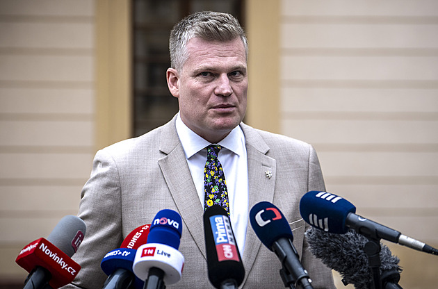 Turek prezidenta nepřesvědčil. Babiš chce s Pavlem řešit jeho osud na Tři krále