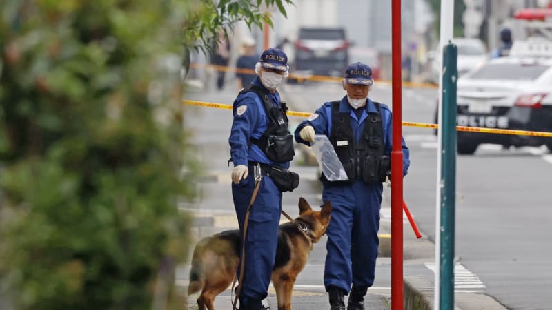 Masakr v továrně: Spoustu lidí po útoku muže s chemikálií a nožem bojuje v Japonsku o život