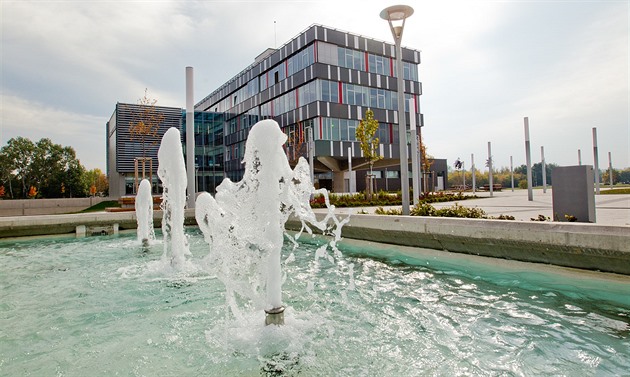 V budovaném kampusu UK v Hradci Králové uniklo 4000 litrů fridexu