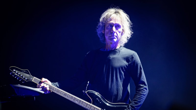 Zemřel kytarista skupiny The Cure Perry Bamonte