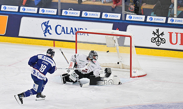 ONLINE: Sparta hraje semifinále Spengler Cupu, proti vysokoškolákům opět ztrácí