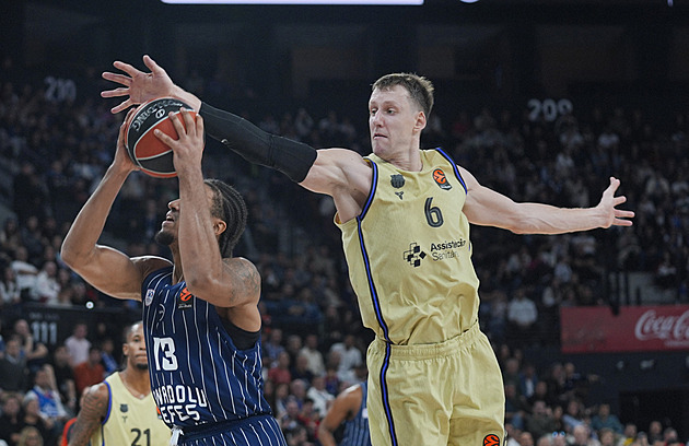 Barcelona si v Eurolize pokazila závěr roku, Satoranskému s Veselým se nedařilo