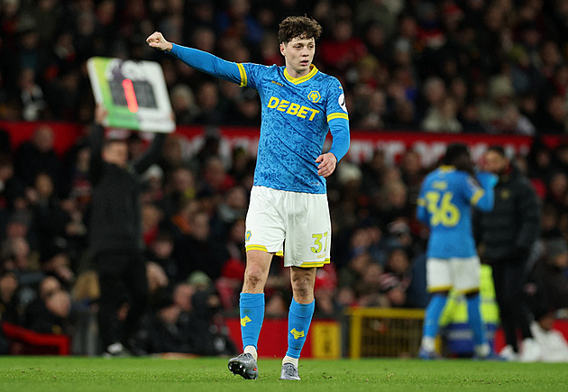 Krejčí trefil bod pro Wolverhampton, Arsenal zničil Aston Villu čtyřmi góly