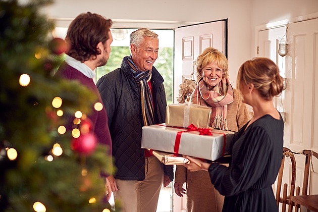 Stres na konci roku. Psycholog o tom, jak zvládnout sváteční návštěvu i samotu
