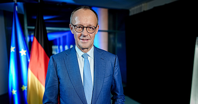 Evropa musí být silnější, zdůraznil Merz v projevu. Macron mluvil o volbách