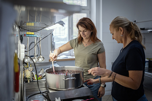 Ze zlomeného srdce vznikly Marmelády s příběhem. Dnes sladí světové kuchyně