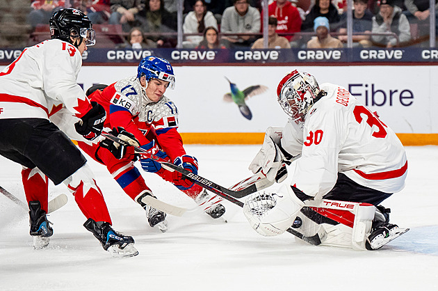 ONLINE: Česko - Kanada 2:1. Junioři otáčí boj o finále, Titlbach pálí z mezikruží