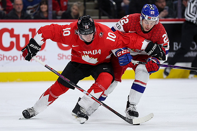 ONLINE: Česko - Kanada 2:1. Kritická chvíle, junioři jdou do tří, soupeř trefil tyčku