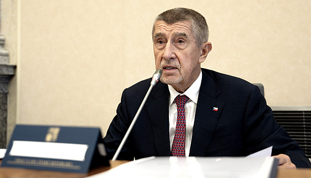 Ukrajinský velvyslanec nás nemá poučovat, řekl Babiš. Macinka si Zvaryče pozval