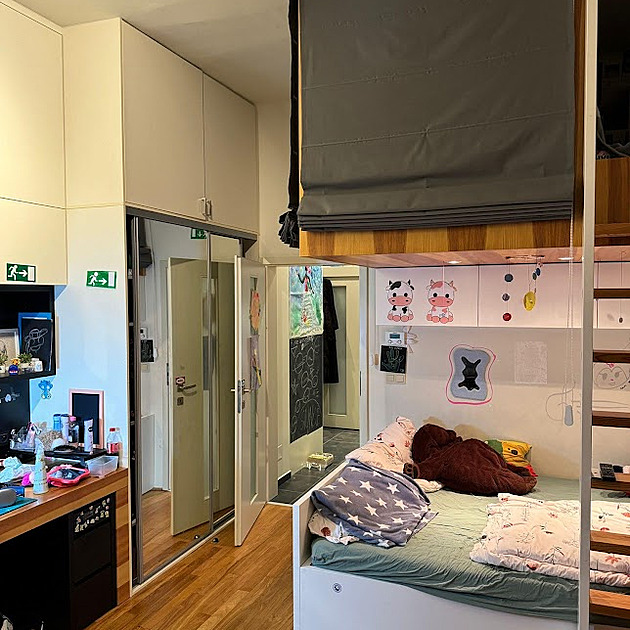 Dvě sestry a jeden pokoj. Geniálně řešené soukromí pro dospívající slečny