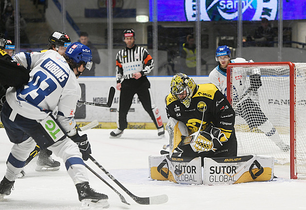 ONLINE: Litvínov hraje důležitý duel s Kladnem. Pak šlágr Sparty s Pardubicemi