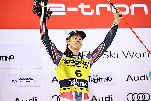 Kvalitní předolympijská příprava. Francouz Noël vyhrál noční slalom SP