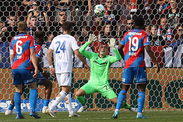 Fotbalové přestupy ONLINE: Jedlička je v Baníku, Mandous podepsal v Pardubicích