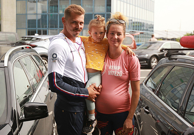 Mámy, jsme v tom spolu. Helceletová ukázala tělo po třetím porodu