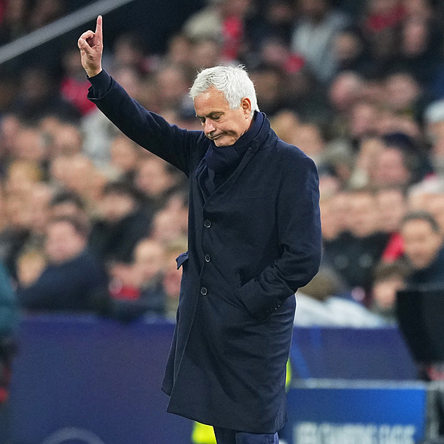 Snad nebudou spát. Mourinha štval konec v poháru, hráče Benfiky nezvykle potrestal