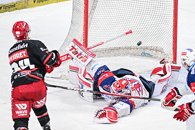 Hradec po nájezdech ovládl derby, Kometa vyhrála. Třinec padl na Hané, slaví i Kladno