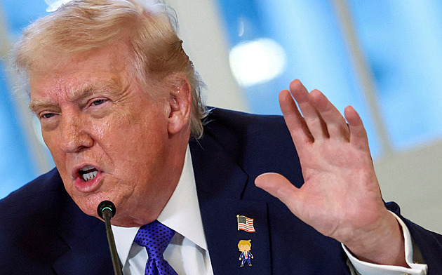 Trump hrozí Kubě odříznutím od ropy a peněz: Uzavřete dohodu, než bude pozdě