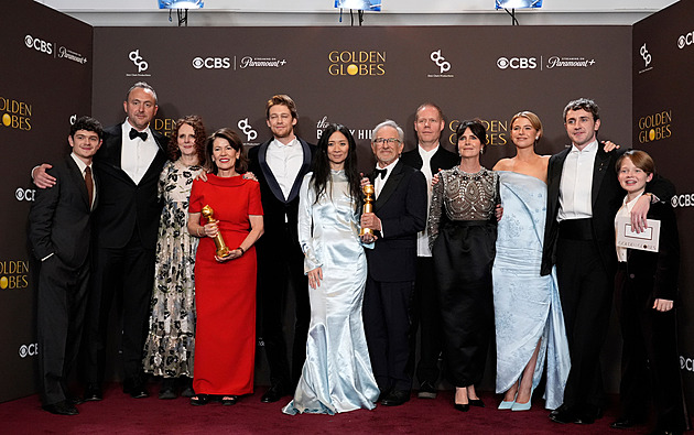 Zlaté glóby získaly filmy Jedna bitva za druhou a Hamnet. Mezi herci uspěl Chalamet či Buckleyová