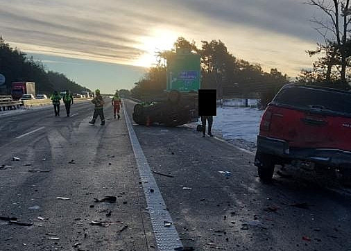 Nehody na Vysočině uzavřely dálnici D1 v obou směrech, na místě jsou zranění