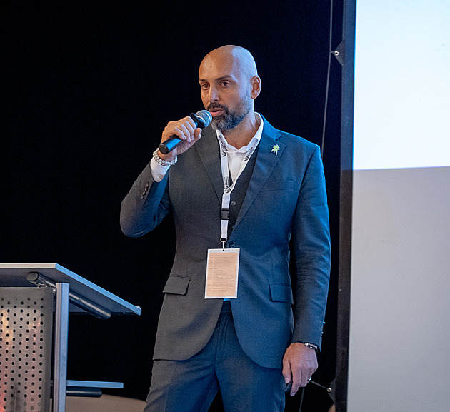 Vyšší úroveň autonomní mobility. Chebem může jezdit samořiditelný popelářský vůz