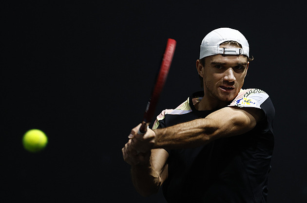 Macháč je v semifinále v Adelaide, poradil si i se Španělem Munarem