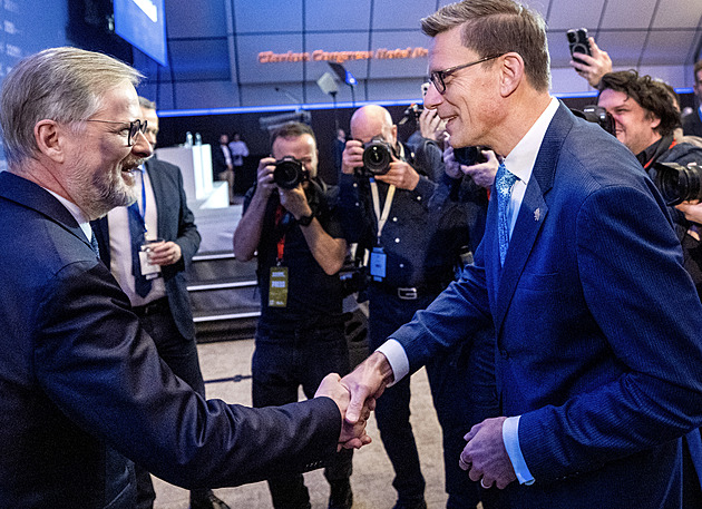 Začíná hodinové grilování kandidátů na předsedu ODS. Soupeři jsou Kupka a Ivan