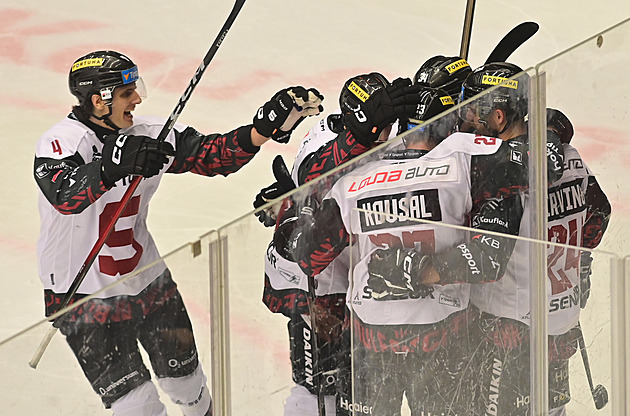 Velký obrat Sparty, ztráta Litvínova roste. Ve Vítkovicích zkolaboval fanoušek