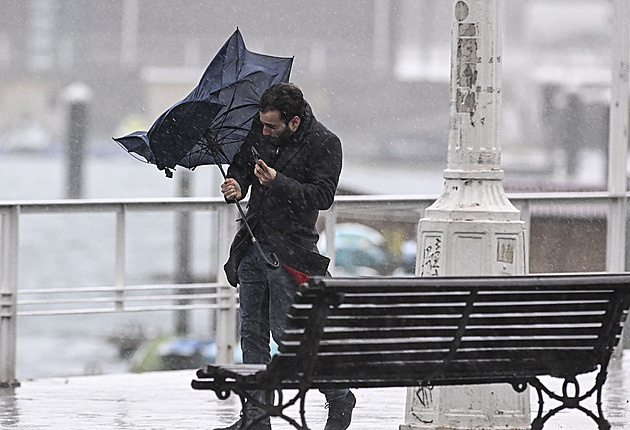 Jste zločinci a strašíte lidi. Meteorogové ve Španělsku čelí rostoucí nenávisti