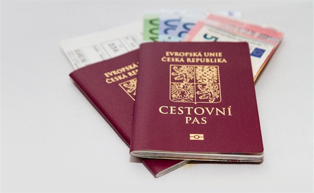 Slovenský pas poprvé přeskočil český v žebříčku svobody. Díky komunistické zemi