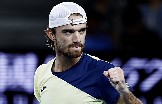 Osm postupů na Australian Open! Dál jdou Menšík, Macháč, Plíšková či Valentová