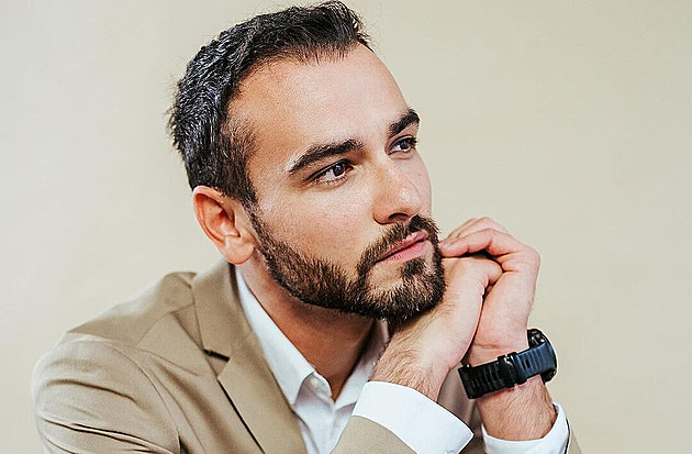 Transplantace nebyl rozmar, úbytek vlasů jsem roky zakrýval pudrem, říká Vršanský