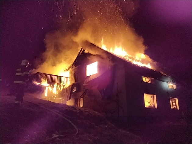 Kdo zapálil shořelou restauraci v Lazníkách policisté nevypátrali, případ odložili