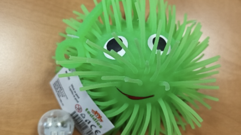 Inspektoři varují před rizikovými hračkami. Obsahují jedovaté kovy