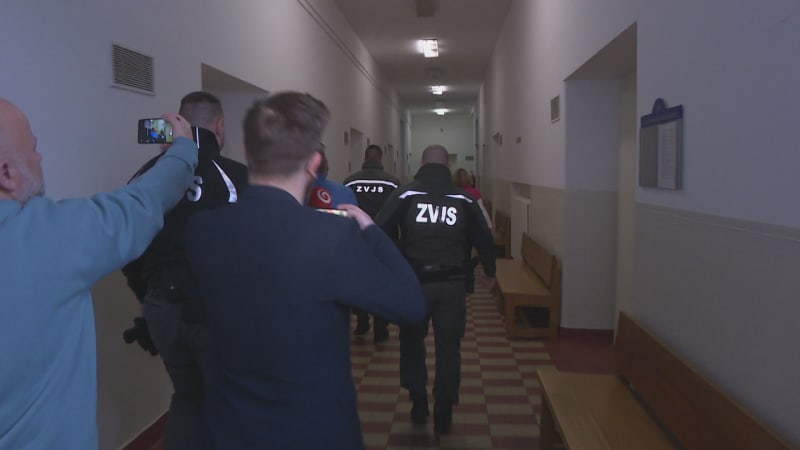 Nárokuji si tě za sexuální otrokyni, psal mladý Slovák ženám. Dříve konvertoval k islámu