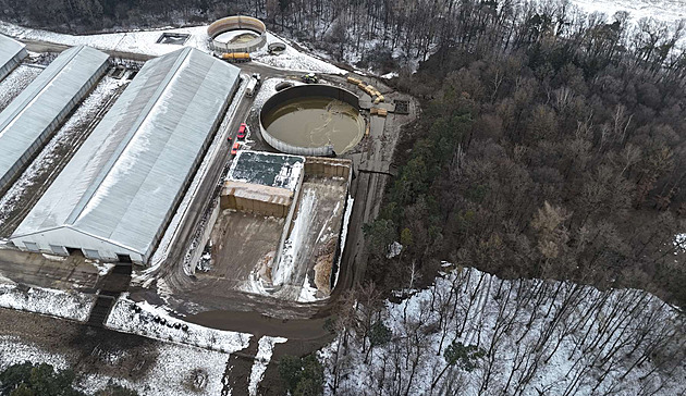 Znečištění kejdou dosáhlo místa, odkud vodárny berou vodu. Povodí zvětšilo odtok