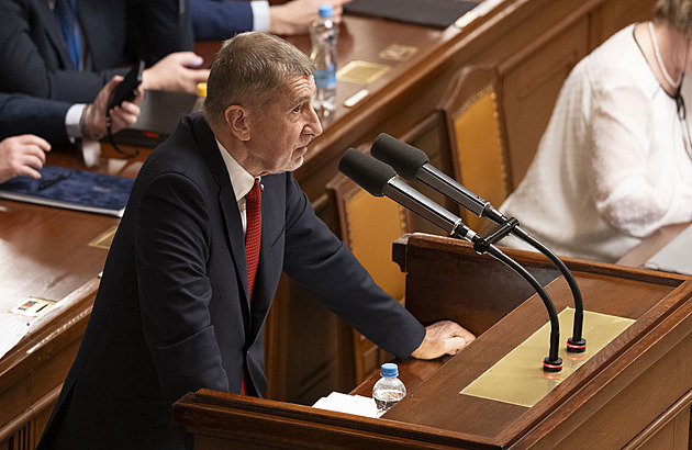 Přišli jste sem vykládat pohádky o hodnotách. Festival pokrytectví, řekl Babiš