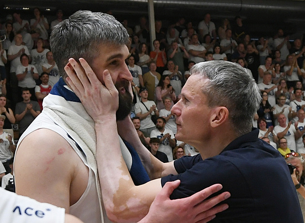 Údiv děčínského trenéra Grepla: Hrát šestkrát za sebou jen venku? Nechápu