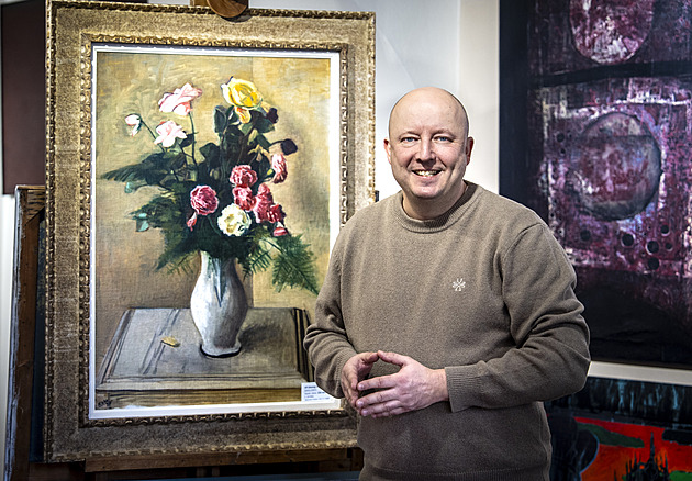 Umělecké aukce se přesouvají na internet. Pro kupce je to výhodnější, říká galerista