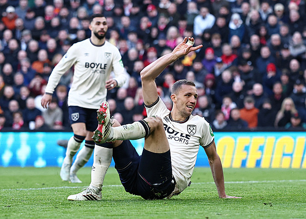 ONLINE: Souček snižuje na Liverpoolu, West Ham ale ztrácí. Večer hraje City