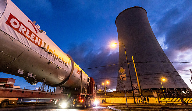 Bezpečnostní riziko. Unipetrol zakázal čínským autům vjezd do areálů