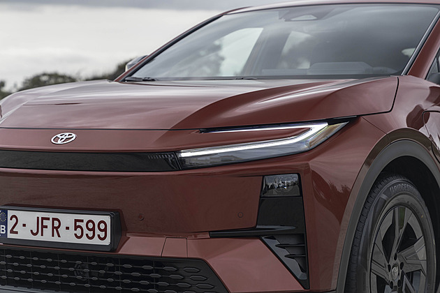 C-HR přidalo plus a je z toho nové auto. Další elektrickou toyotu jsme projeli