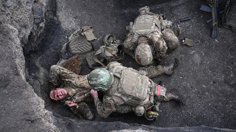 Momenty války: Drsná přestřelka, dvojnásobná sebevražda i kapitulace okupanta