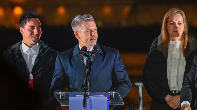 Orbán našel přemožitele. Kdo je Péter Magyar, který ve volbách slaví historický úspěch?