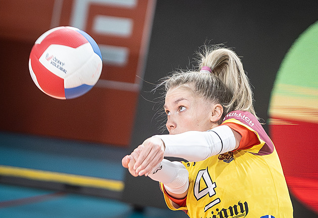 Sezonu začala o berlích, teď Kolářová vede Liberec a před finále se hecuje s bratrem