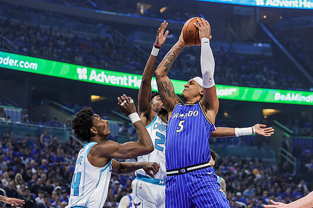 Orlando v NBA postoupilo z předkola, Phoenix vyzve v play off loňského mistra