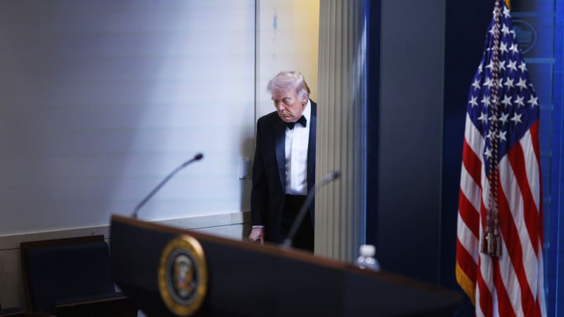 Šándor: Trump rozšiřuje okruh svých nepřátel. Při střelbě mohla selhat ochranka, míní Šedivý