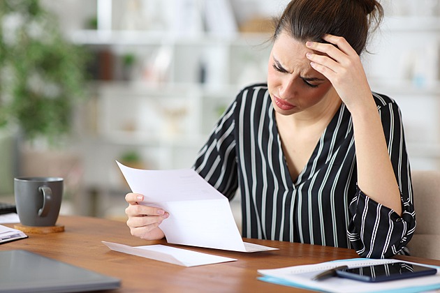 I stovky korun za jediný hovor po Česku. Žádní podvodníci, je to legální