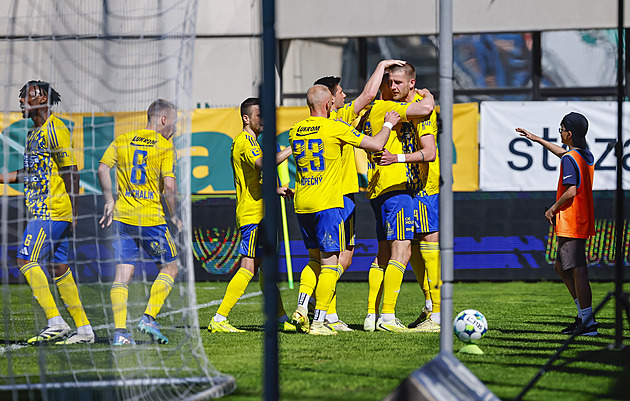 Zlín - Dukla 2:1, domácí otáčeli i díky ráně kapitána, záchranu mají takřka jistou