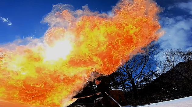 VIDEO: Ohňový Samuraj. Japonský mistr miluje plameny
